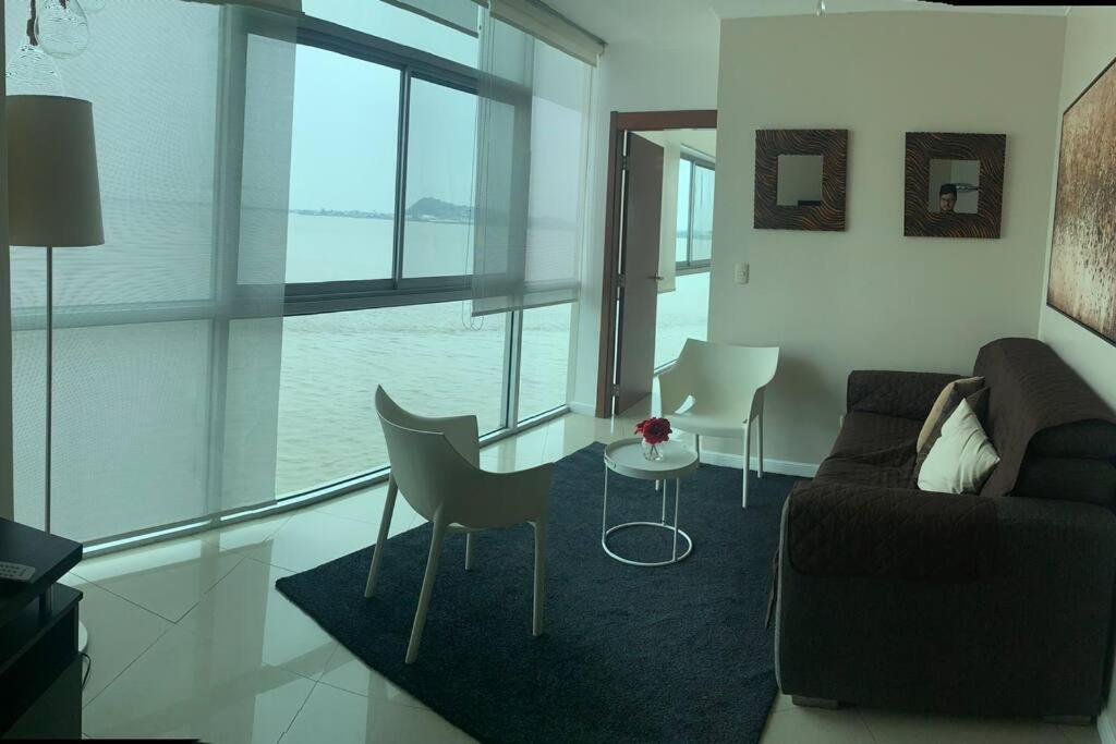 Apartamento VISTA Al RIO PUERTO SANTANA Riverfront 1 Guayaquil Exterior foto