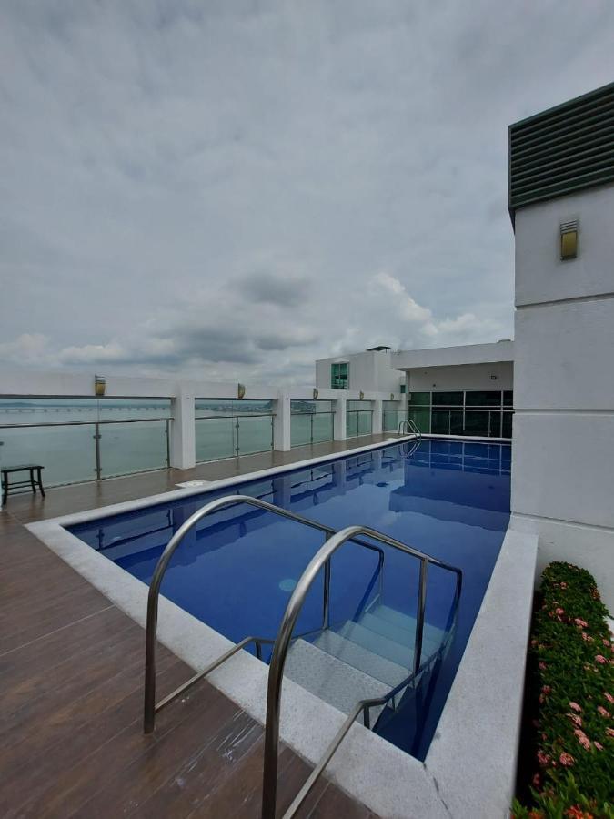 Apartamento VISTA Al RIO PUERTO SANTANA Riverfront 1 Guayaquil Exterior foto