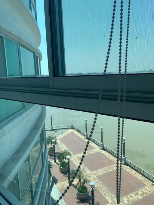 Apartamento VISTA Al RIO PUERTO SANTANA Riverfront 1 Guayaquil Exterior foto